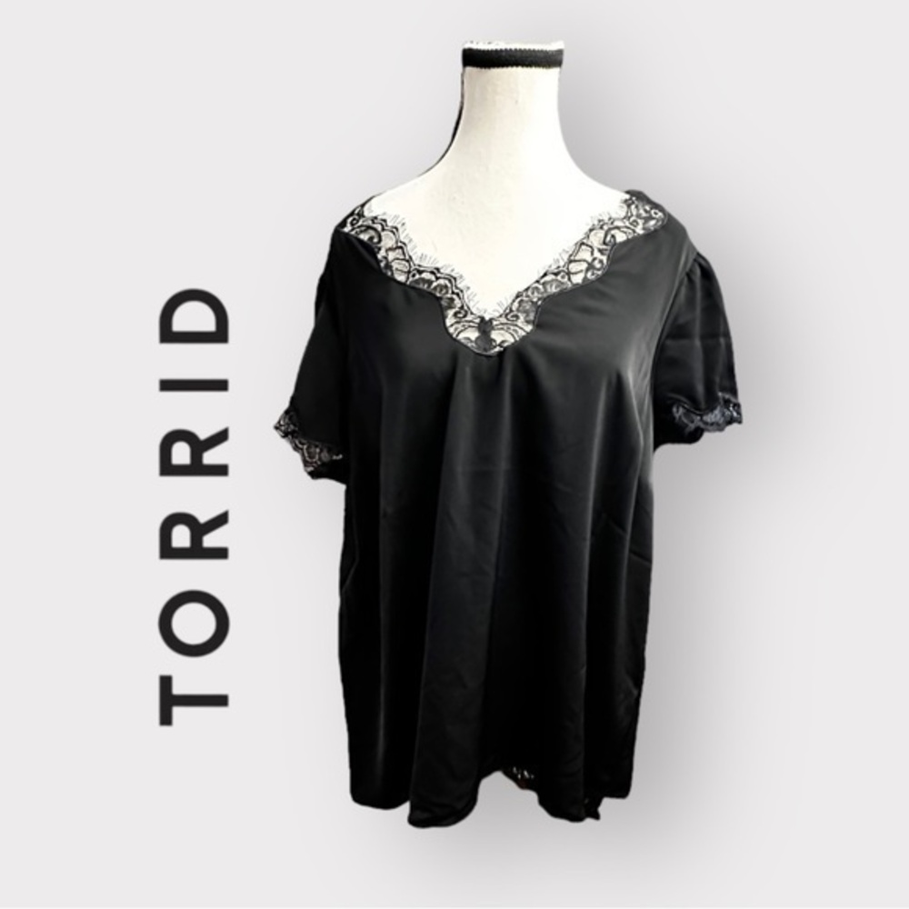 Women torrid 0 Black Satiny Lace Trim V Neck Short Sleeve Studio Knit 0 XL 12